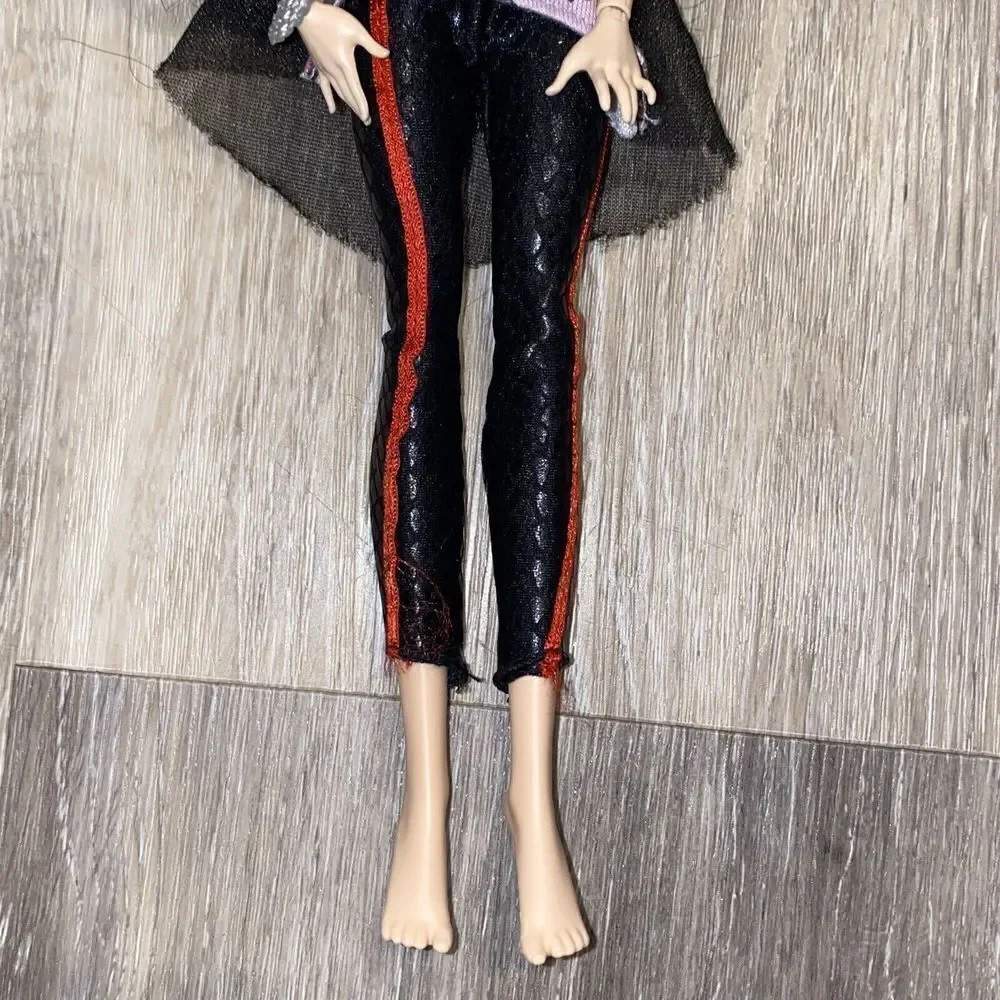 Ever After High RAVEN Queen School Spirit Doll
